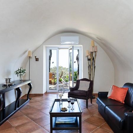 U Piazzale Villa Santa-Reparata-di-Balagna Exterior foto